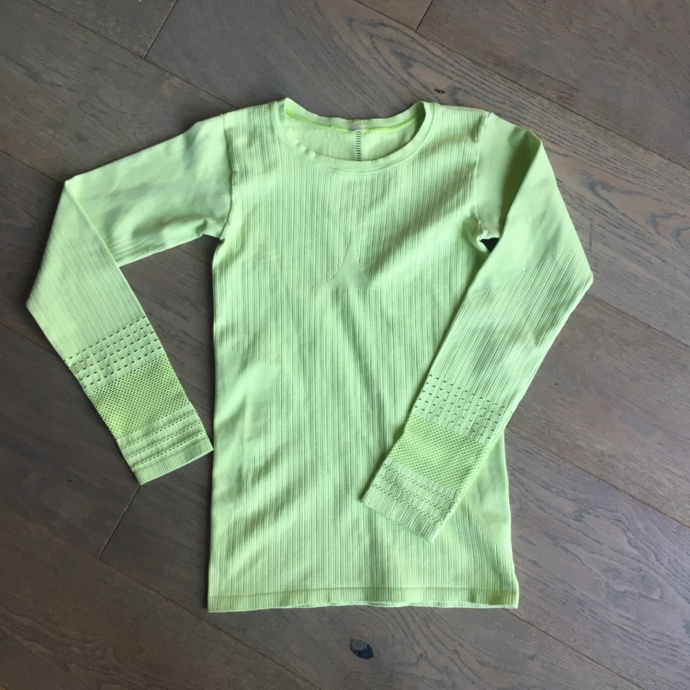 Alo Yoga Green Long Sleeve Performance Shirt